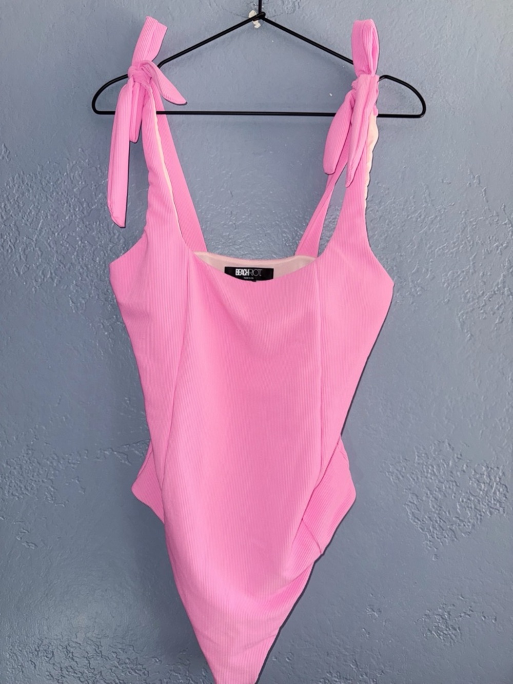 Beachriot Sydney On Piece Bathing Suit in Prism Pink Size XLG - Picture 2 of 8